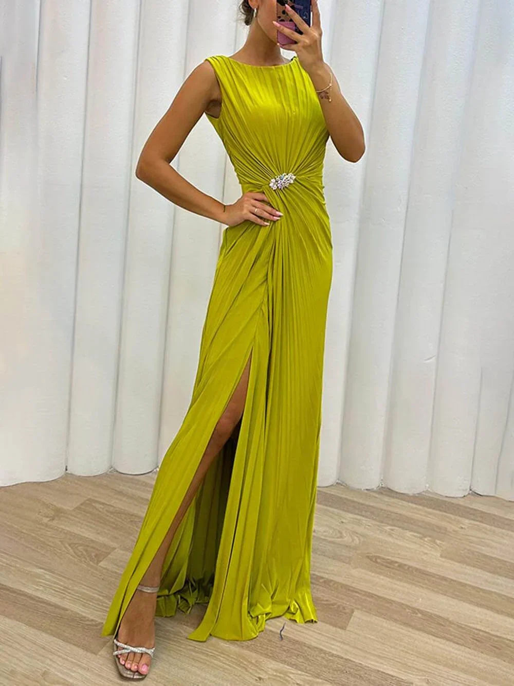 Alma – Elegant Draped Dress