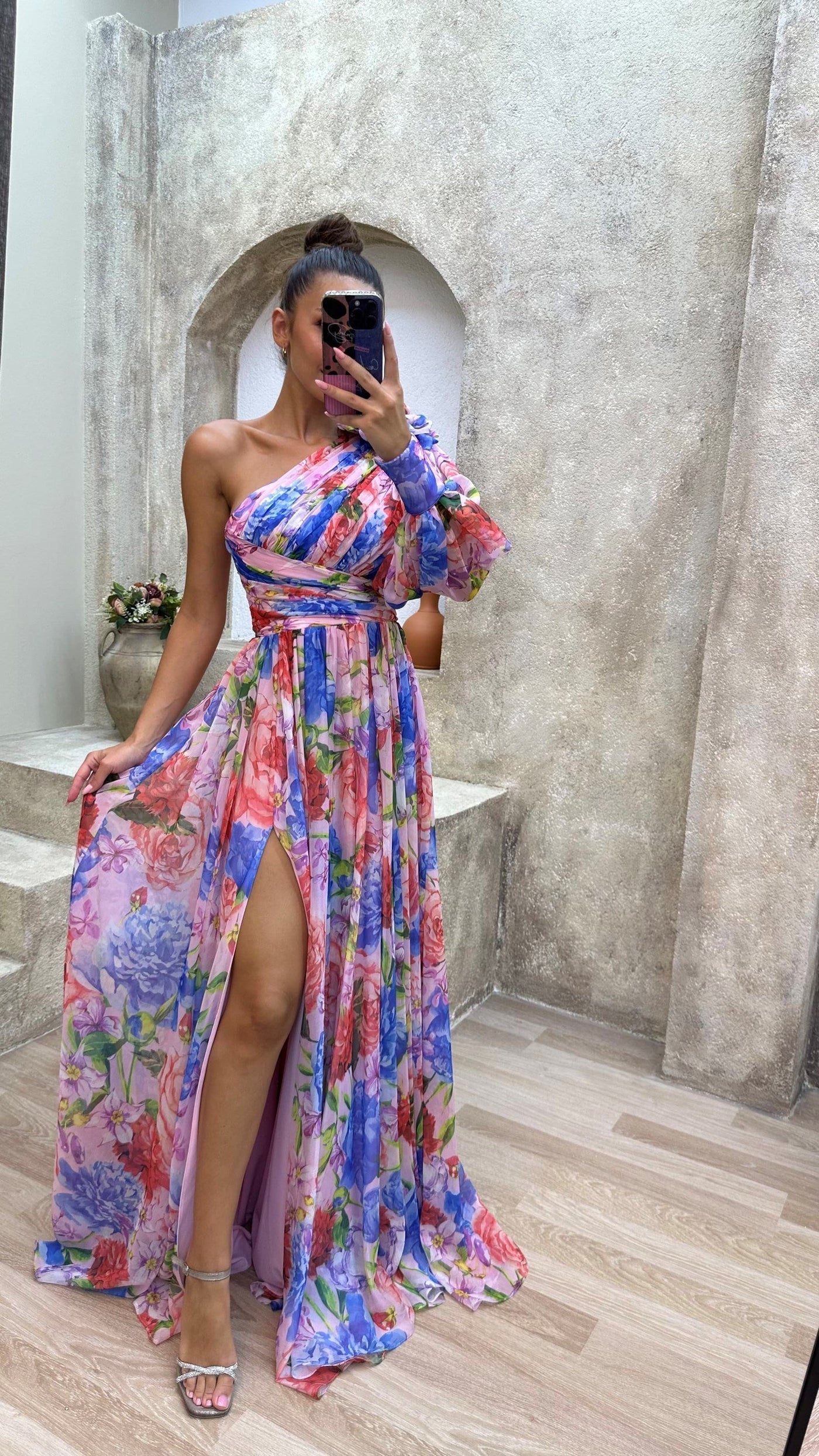 Kaia – Elegant Draped Dress
