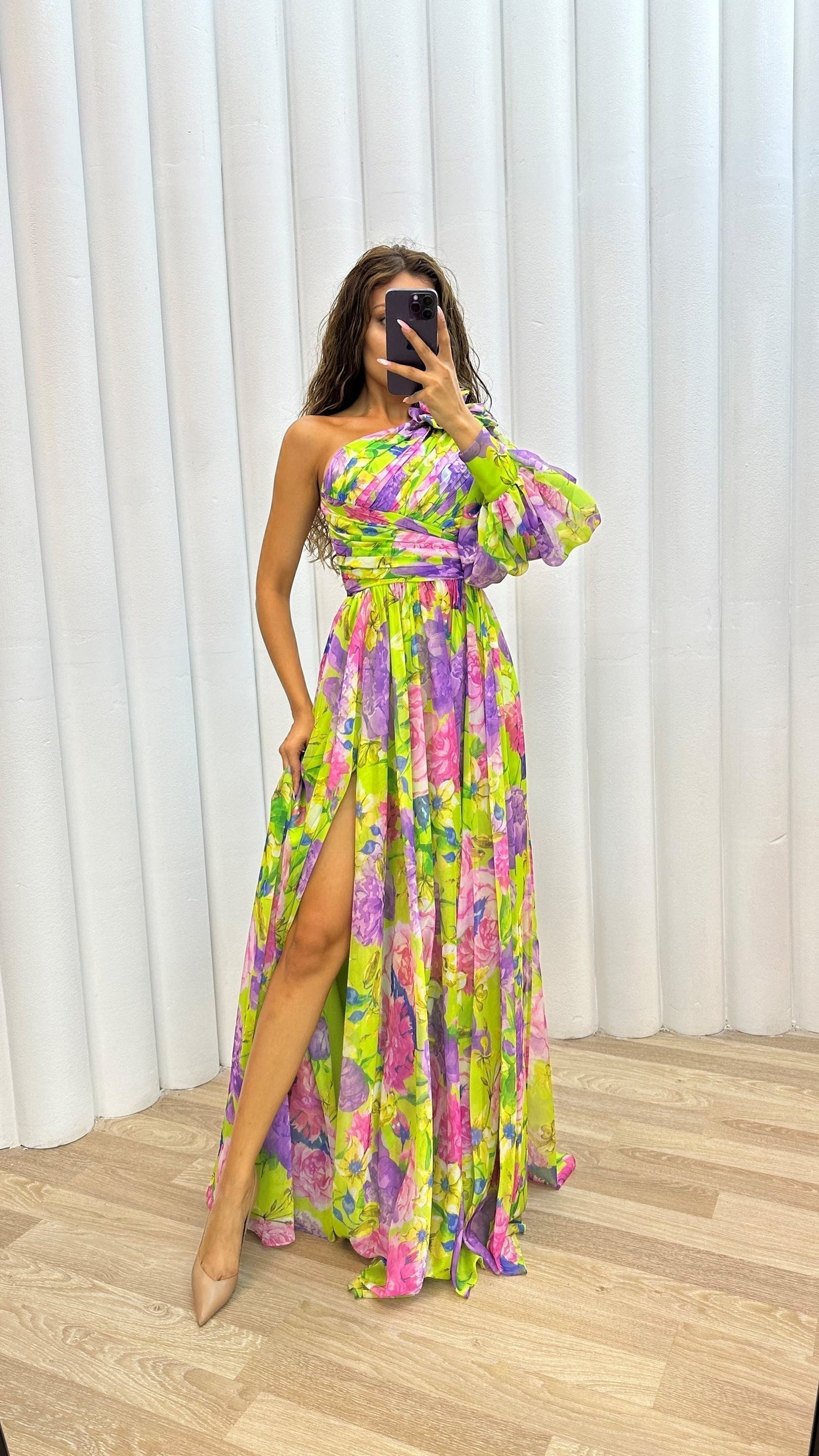 Kaia – Elegant Draped Dress