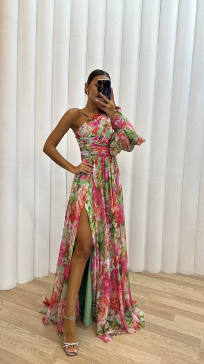 Kaia – Elegant Draped Dress