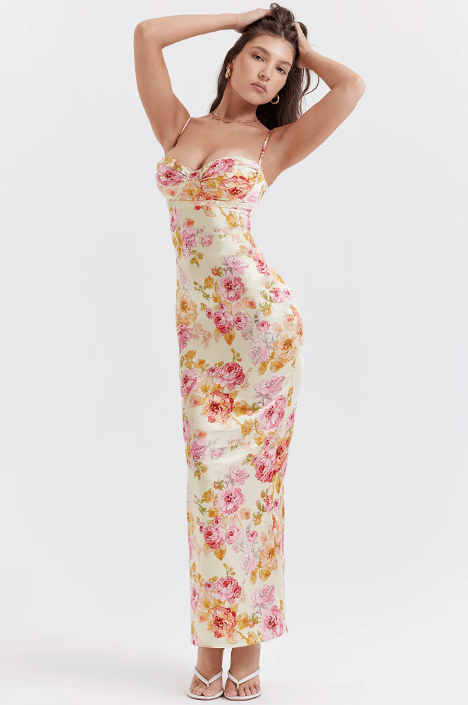 Della – Elegant Maxi Dress
