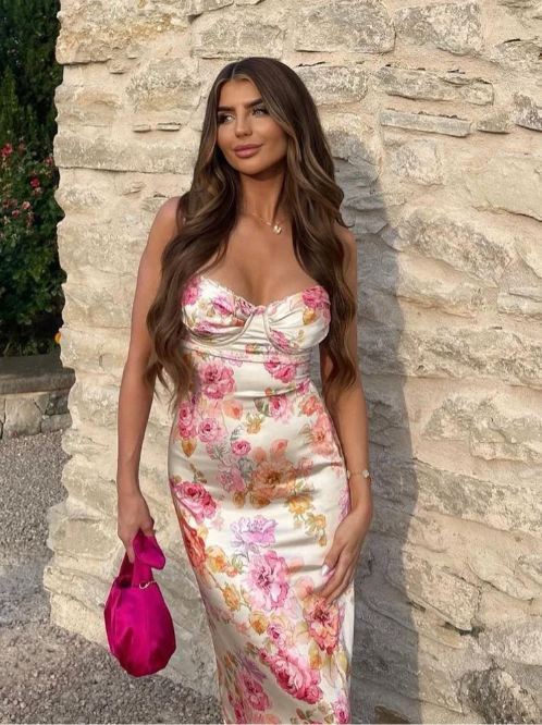 Della – Elegant Maxi Dress