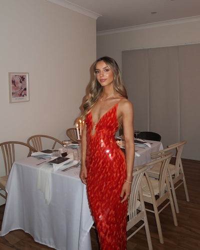 Nina – Classic Draped Dress