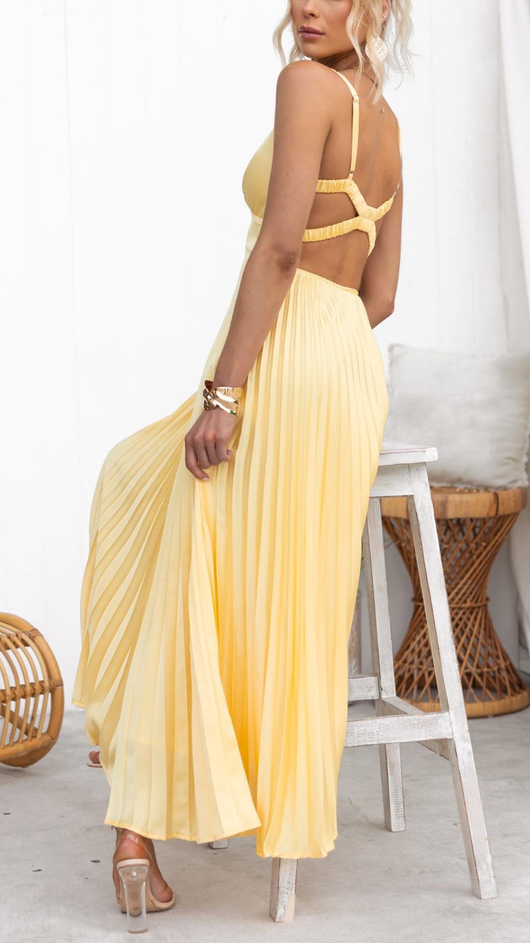 Mara – Enchanting Ruffle Dress