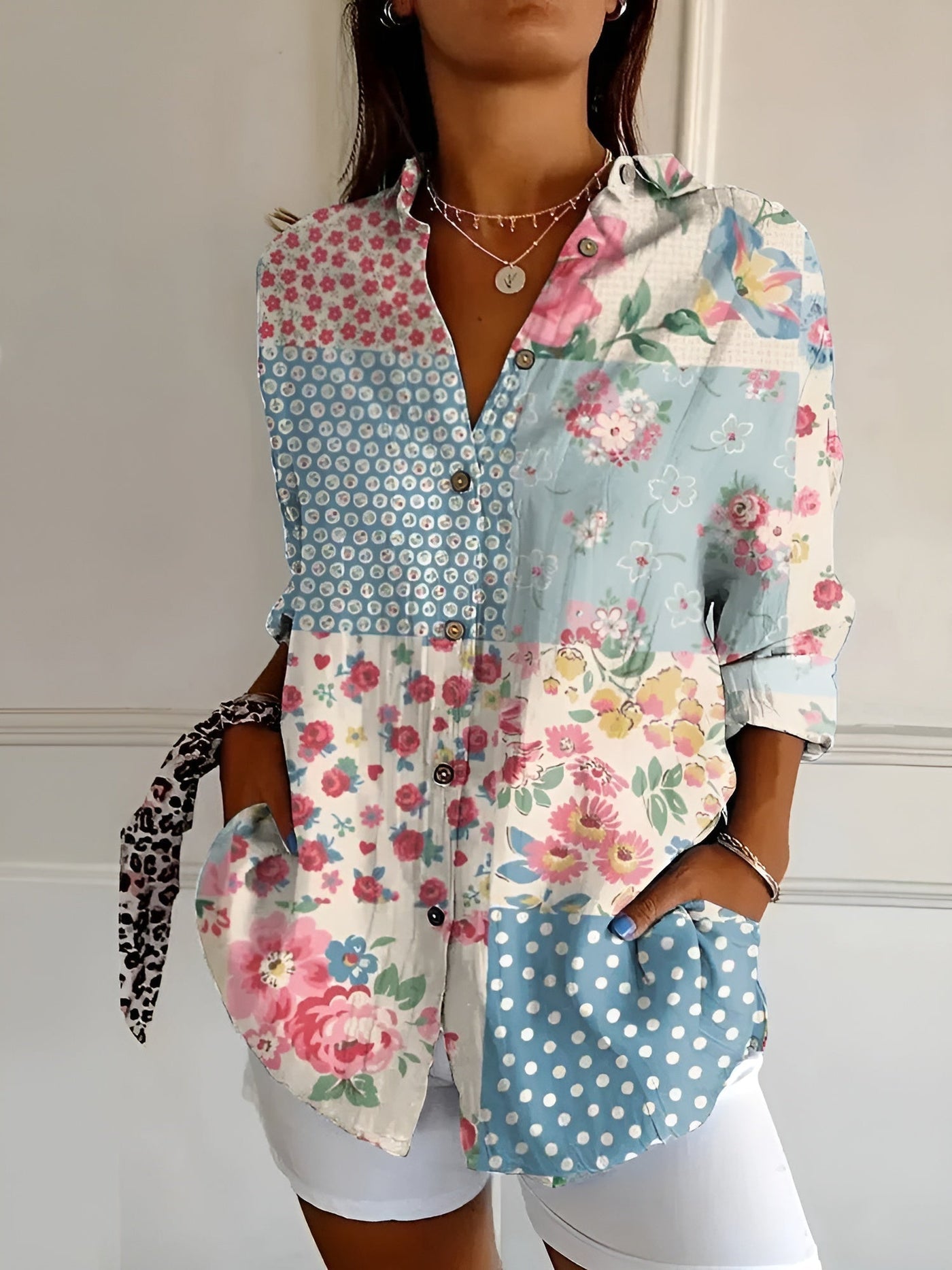 Amara - Airy Blouse with Floral Pattern